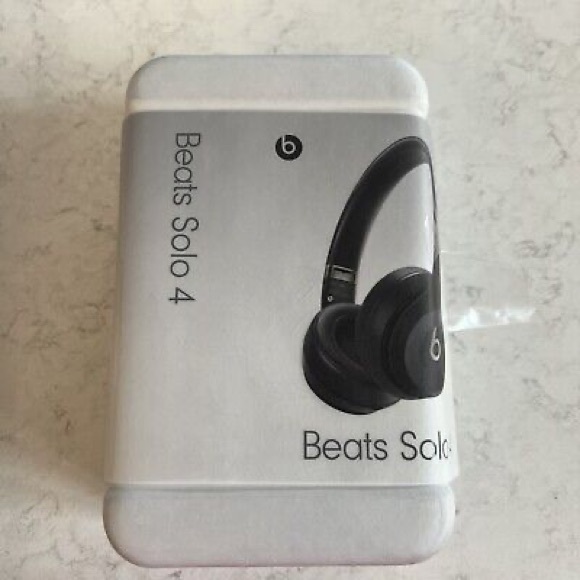Beats Solo 4 Wireless Headphones - Black